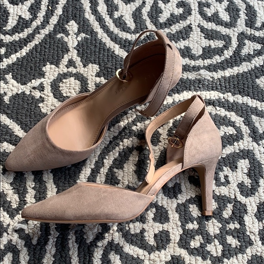 Adorable Kelly & Katie Suede Heels 👠